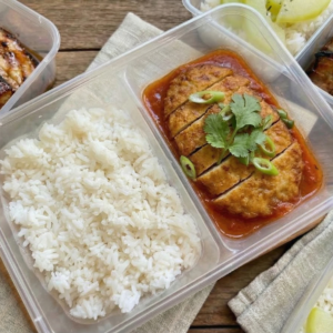 Grilled fishcakes in tomato sauce